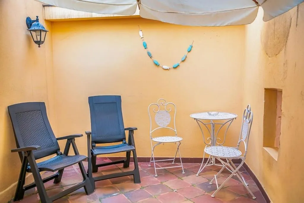Noli Centro, Ampia Casa Stile Kinfolk + Parcheggio Apartment 0*,  Italy