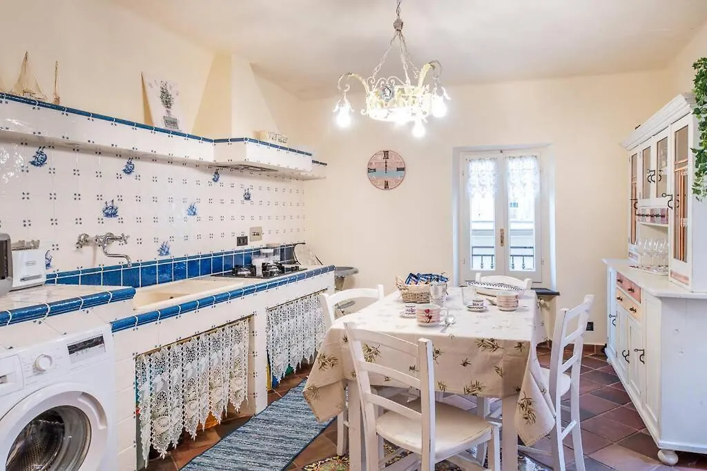 Noli Centro, Ampia Casa Stile Kinfolk + Parcheggio Apartment Italy