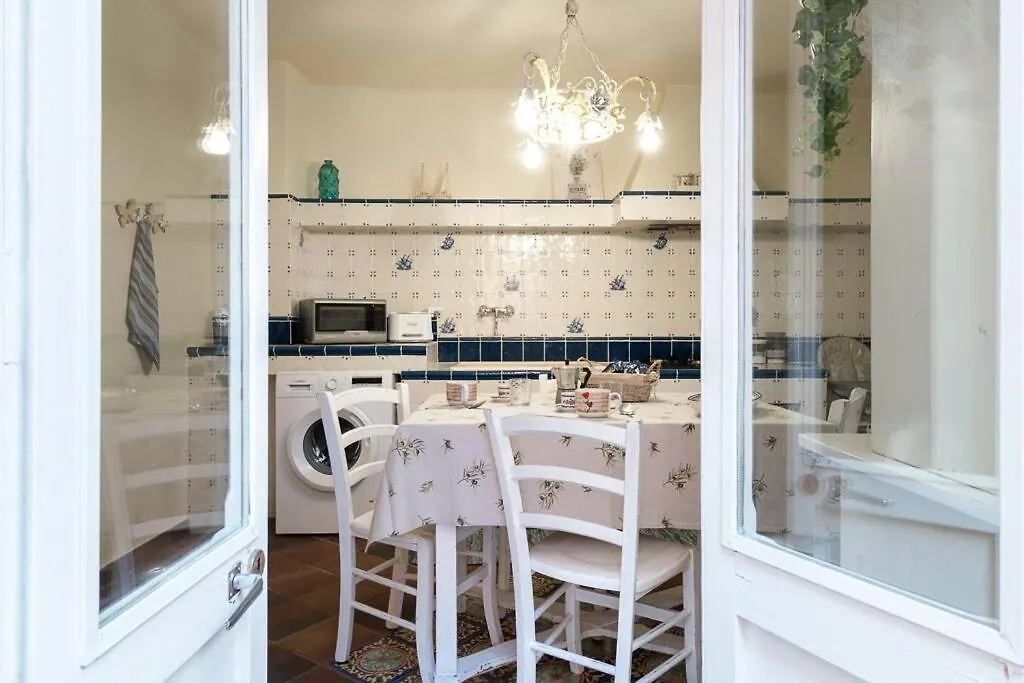 Noli Centro, Ampia Casa Stile Kinfolk + Parcheggio Διαμέρισμα 0*,  Ιταλία